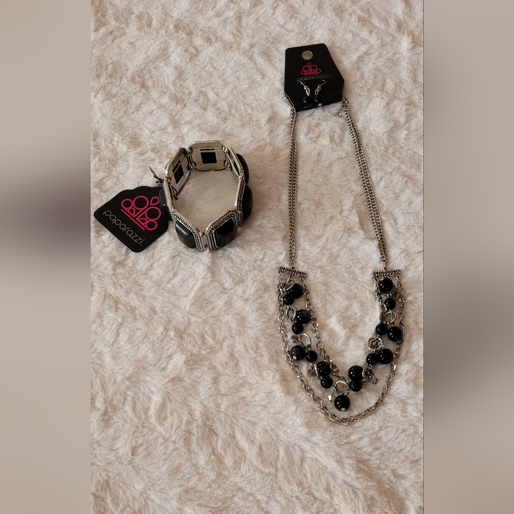 Paparazzi Necklace, Earrings & Bracelet - NWT